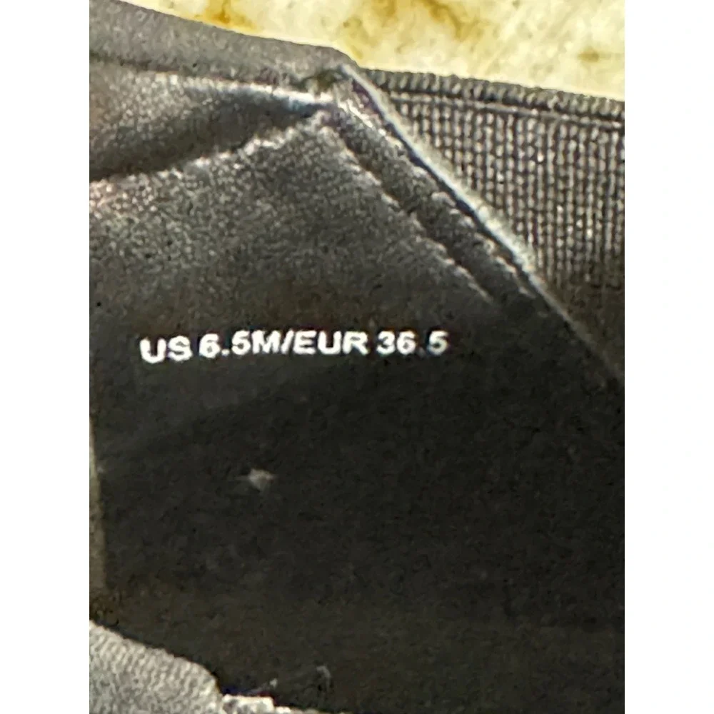 Vince inside insole