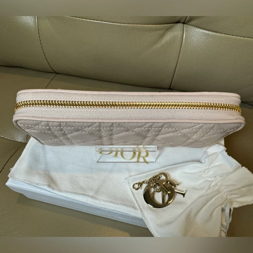 Dior elegant zip
