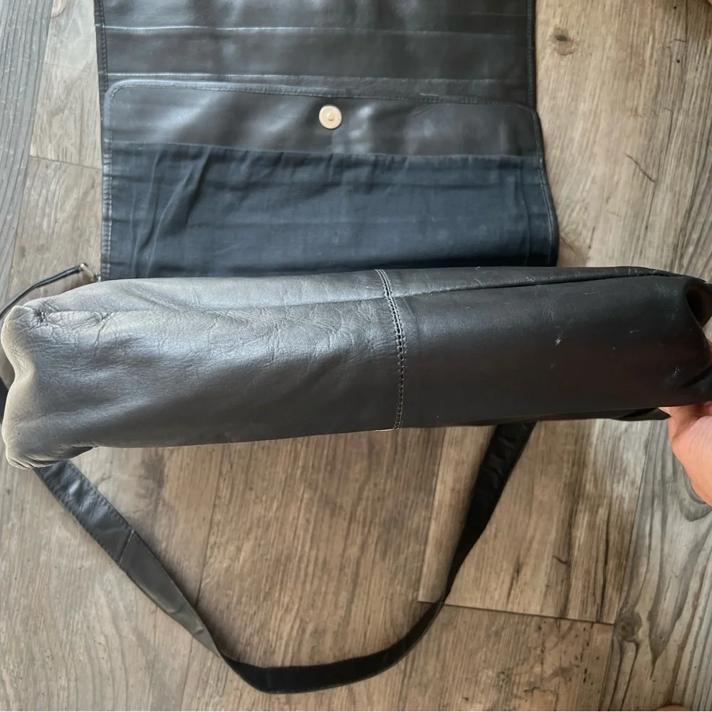 Kenneth Cole leather kenneth