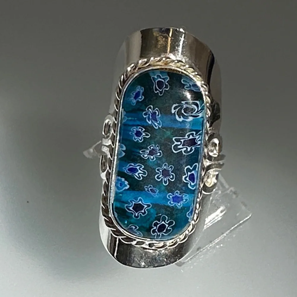 925 Sterling Silver this chic