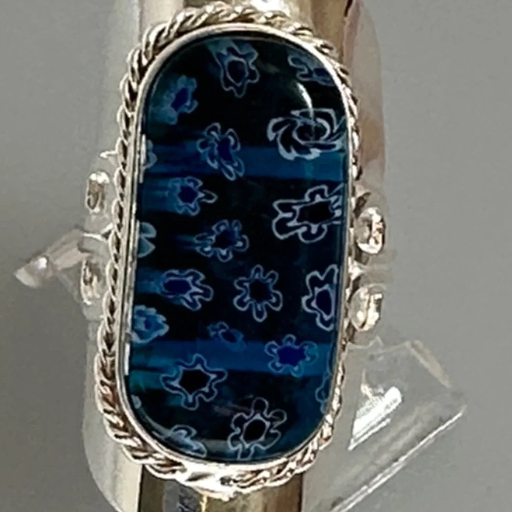 925 Sterling Silver this chic