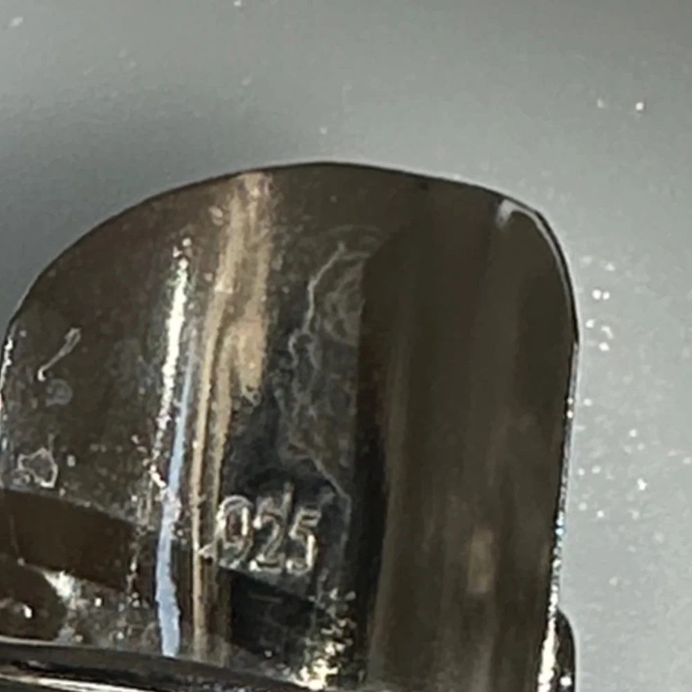 925 Sterling Silver this chic