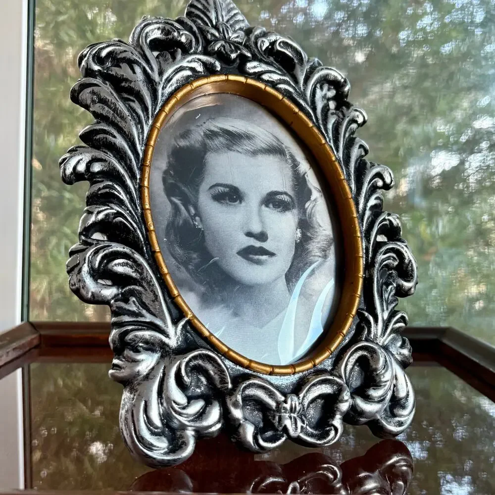 N/A vintage oval