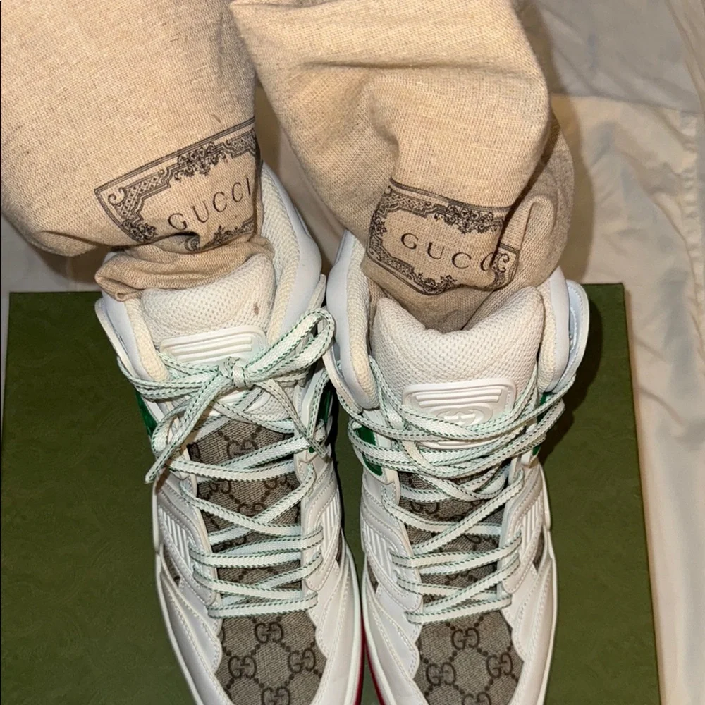 ON SALE🚨🚨🤑Gucci White and Green High-Top Sneakers with GG Canvas