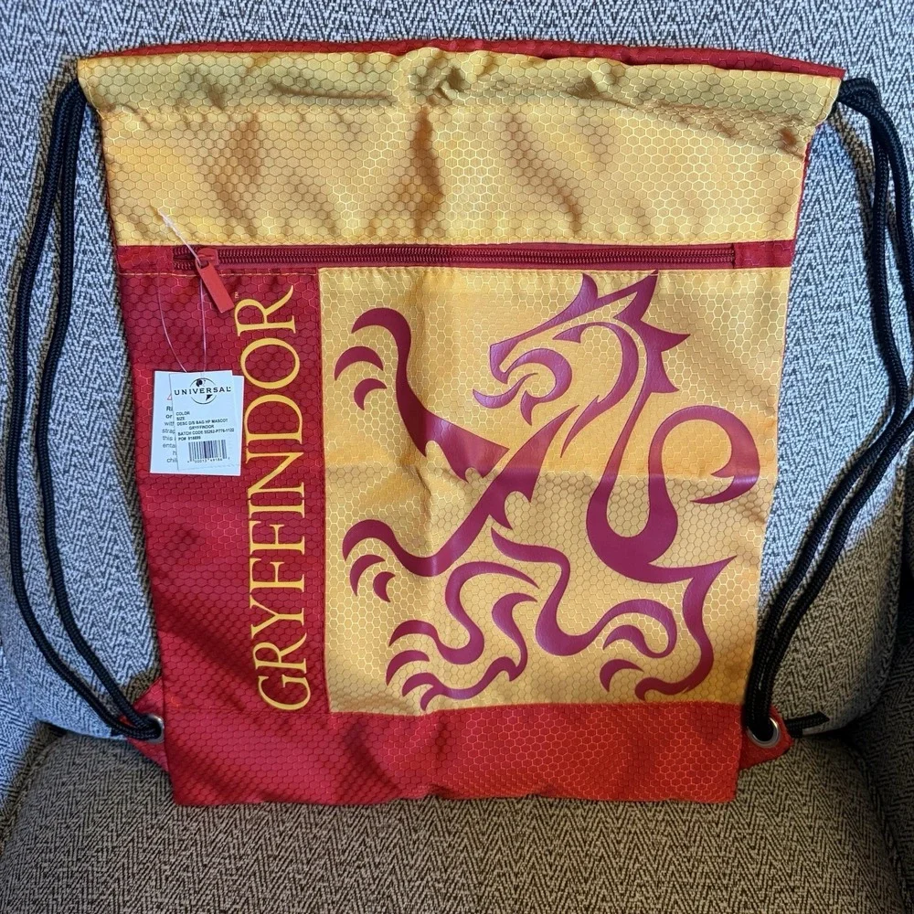 Universal Studios Harry Potter Mascot Gryfindor Drawstring Backpack Bag NWT‎