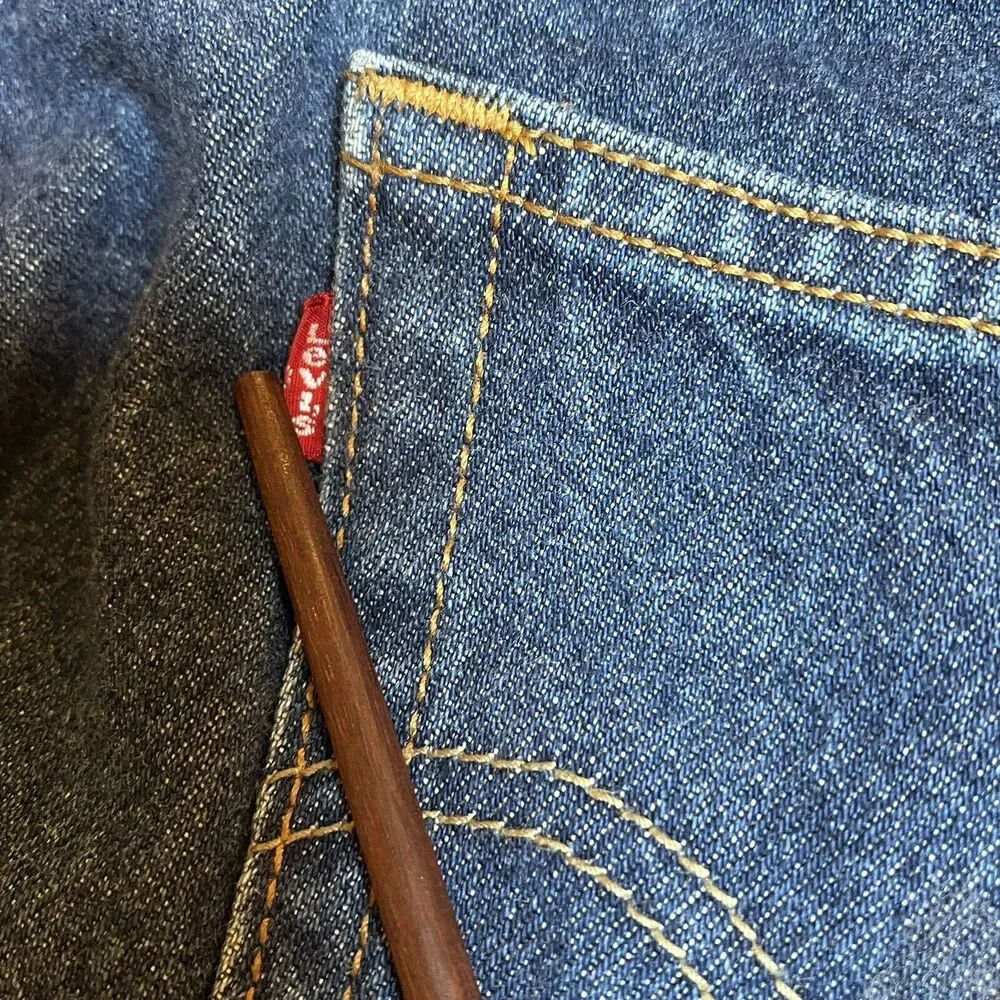 Levis market features measurements