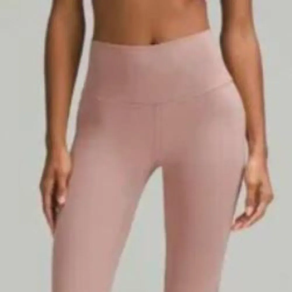 NWT Lululemon Align HR Crop 23