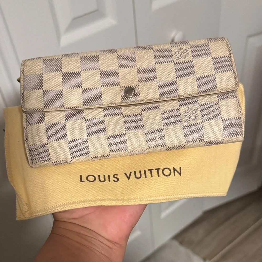 Louis Vuitton damier azure
