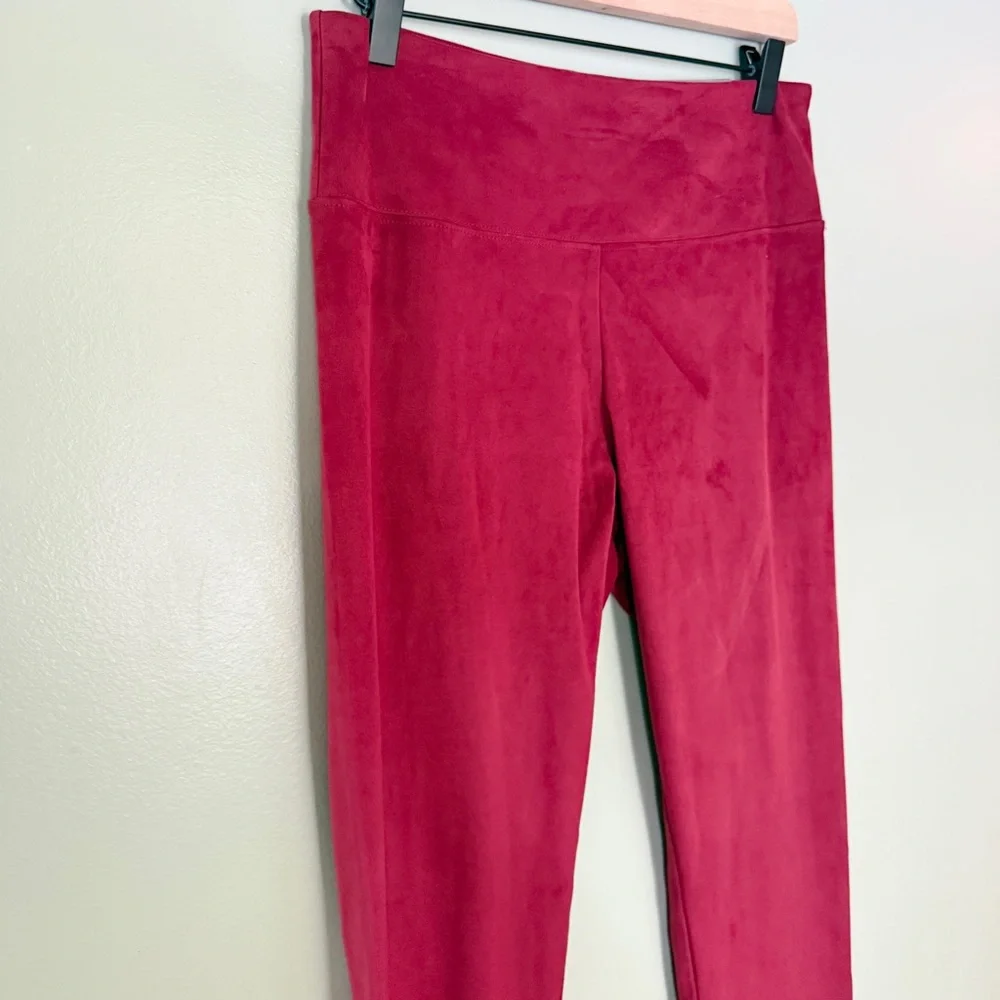 approximate pants small