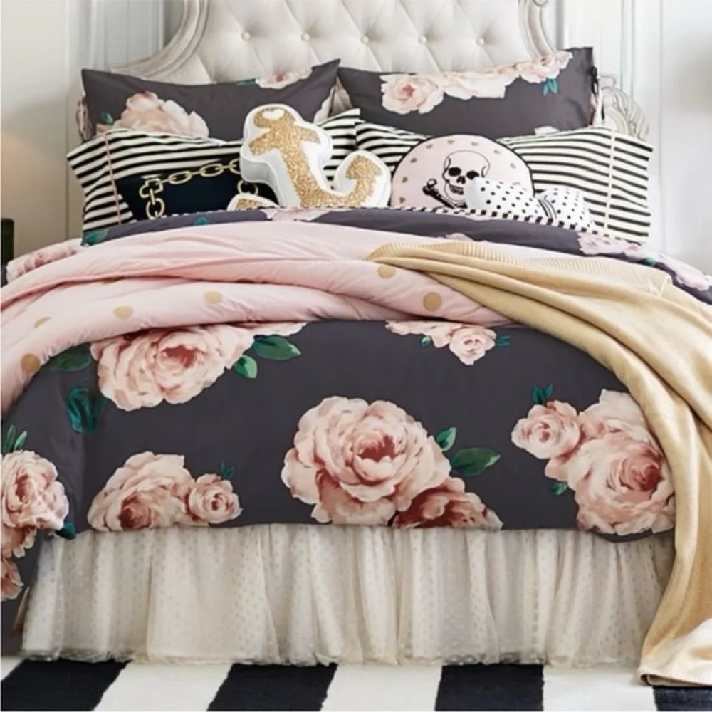 Pottery Barn Emily & Meritt Bed Of Roses full/queen Duvet Cover