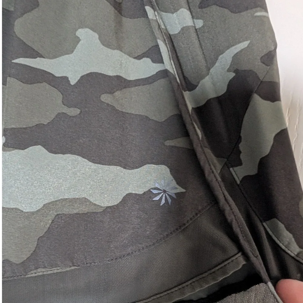ATHLETA Mesh Racer Run Short Olive‎ Camo Lux Running Workout 446581 Womens Small