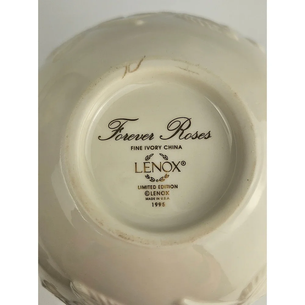 Lenox Forever Roses Ivory China‎ Vase Gold Rim Embossed Roses 1995 USA