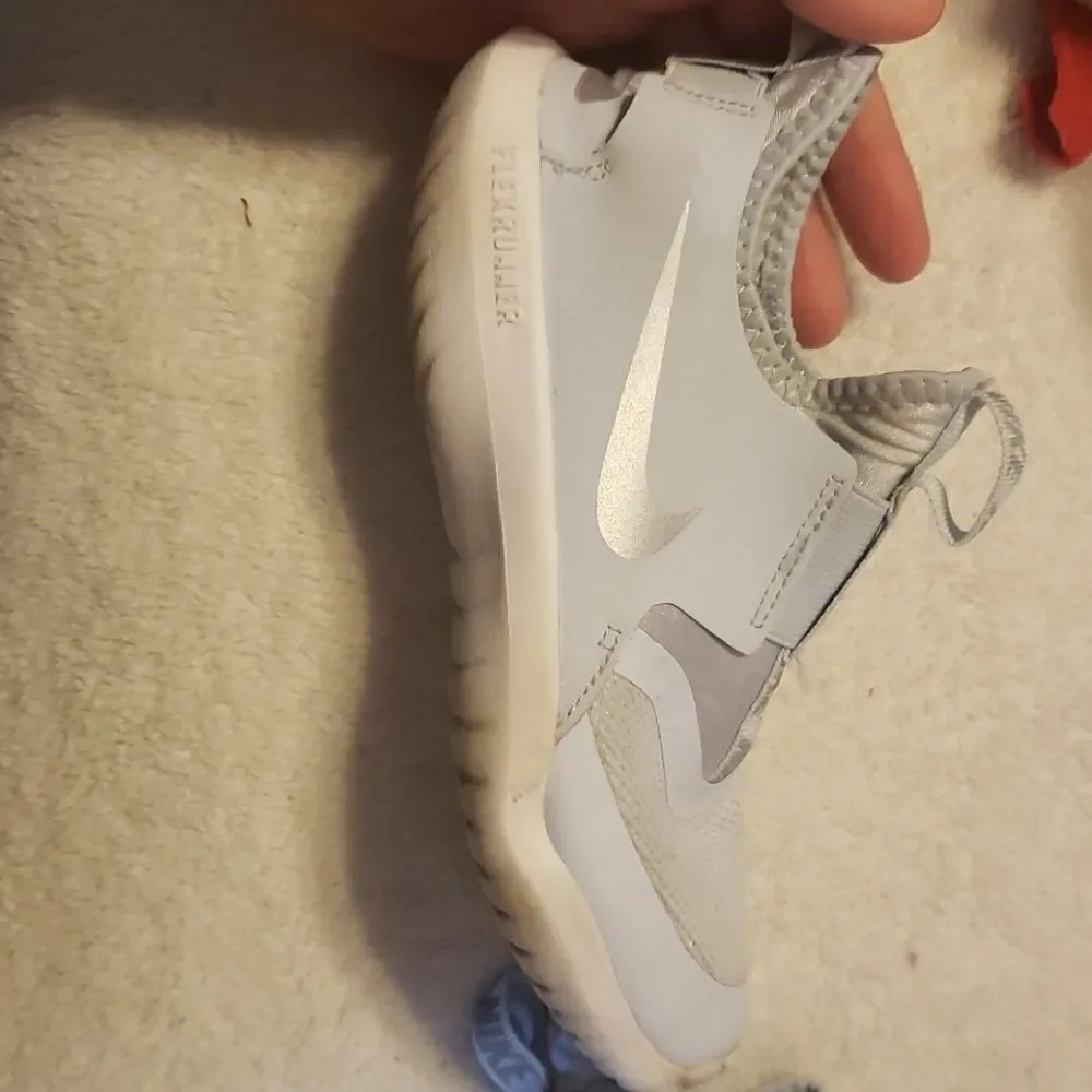 𝅺Nike Baby Blue Flexrunner Youth Size 1‎