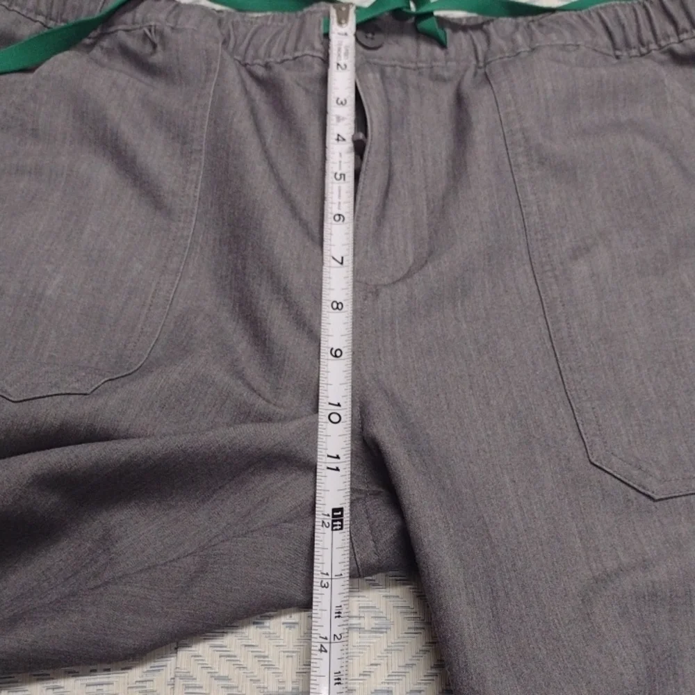 Figs comfortable cargo