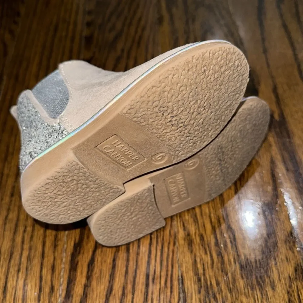 Harper Canyon these stylish