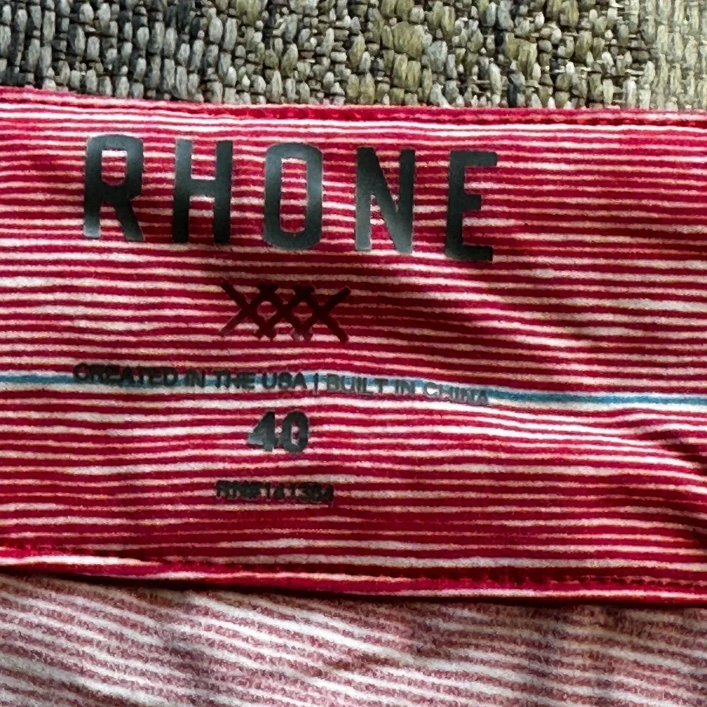 RHONE beach board laying