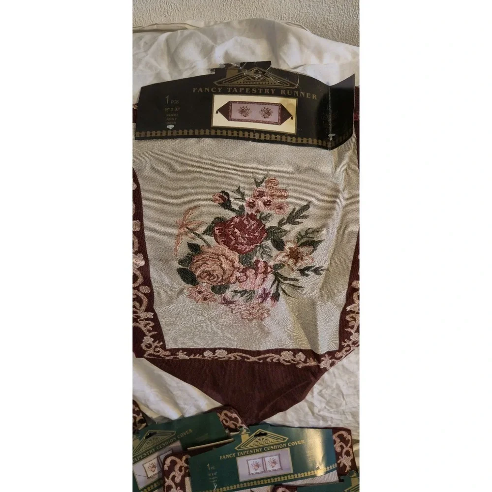 Floral Tapestry Table Runner & Placemats Set Rose Design • Woven Tapestry • V