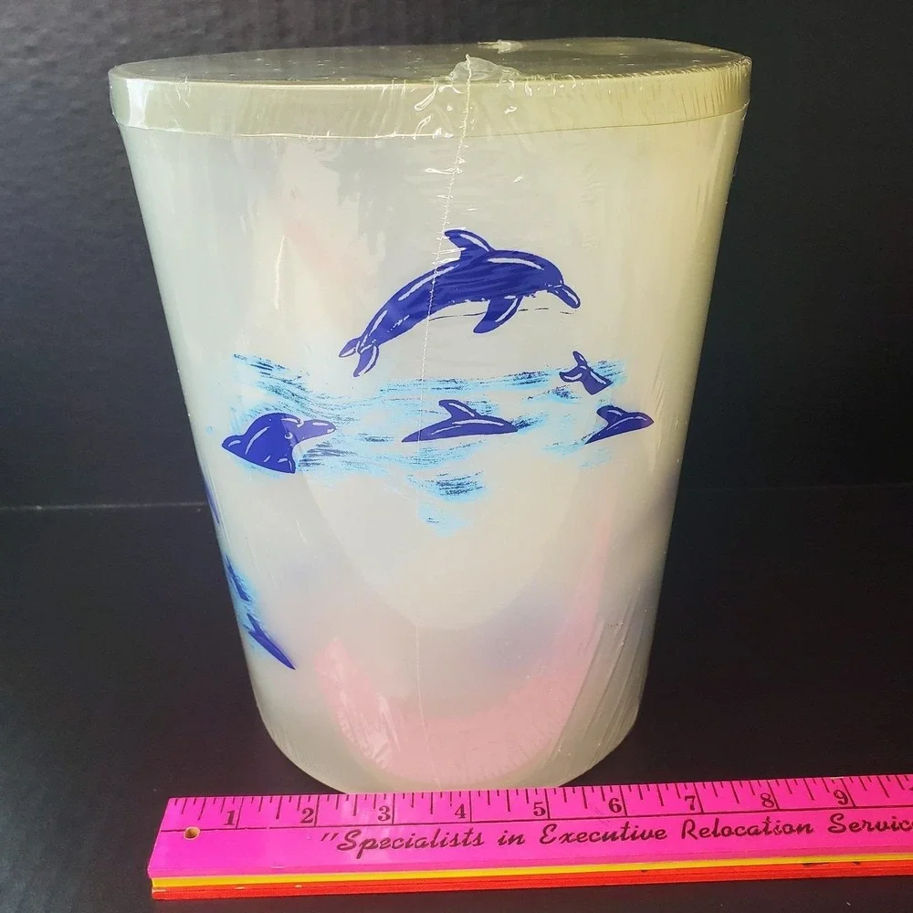 Dolphin bathroom see