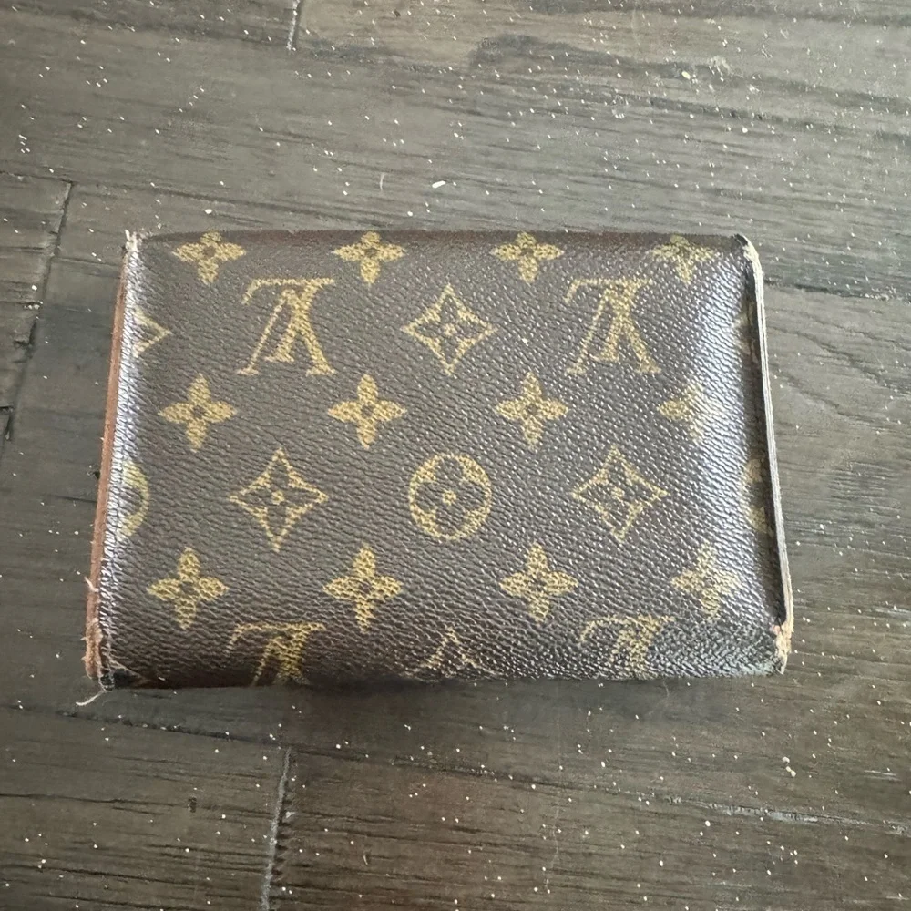 Louis Vuitton vintange lv