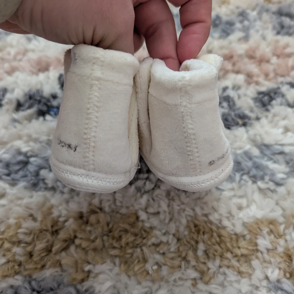 💥3/$24 Classic Pooh Soft Cream Crib‎ Shoes