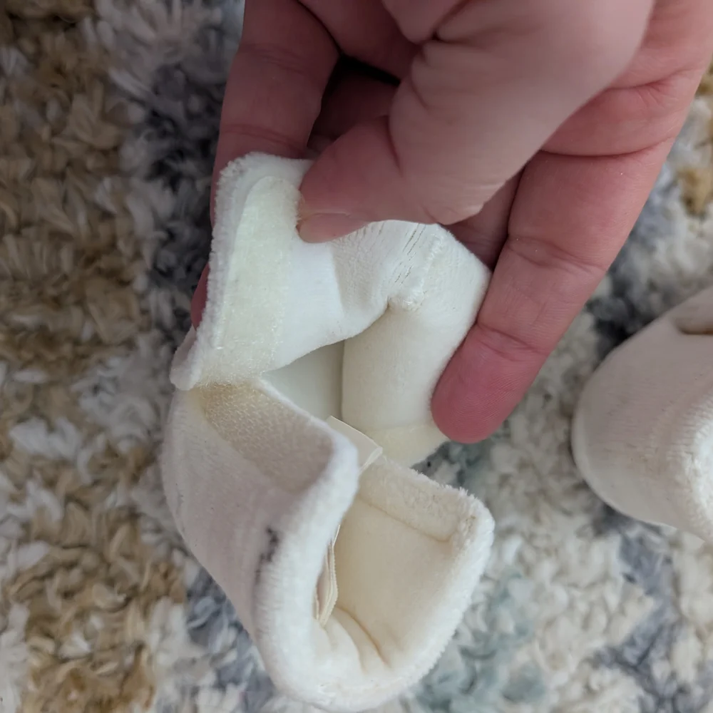 💥3/$24 Classic Pooh Soft Cream Crib‎ Shoes