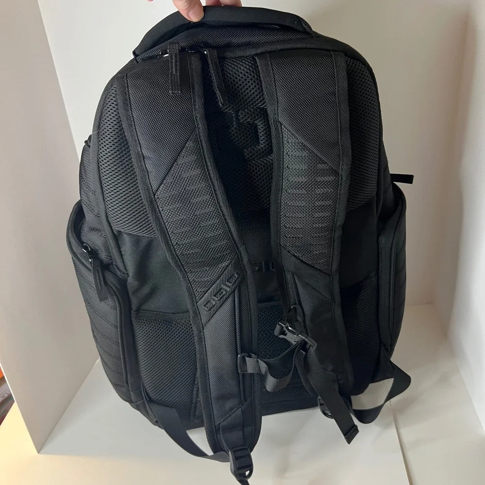 OGIO hdr black