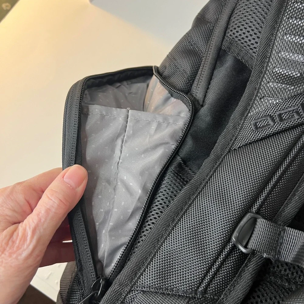 OGIO hdr black