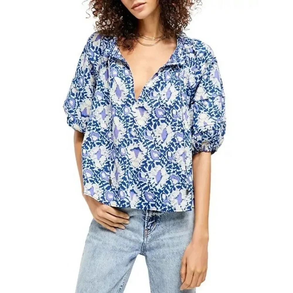 Free People Willow Printed Blouse. Blue. Smock neck.Short puff sleeves. Sz M