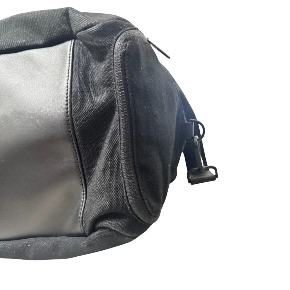 Away details compartments convenient