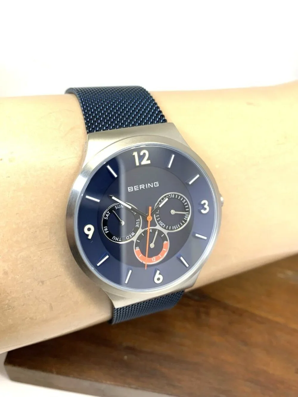 Bering men watch