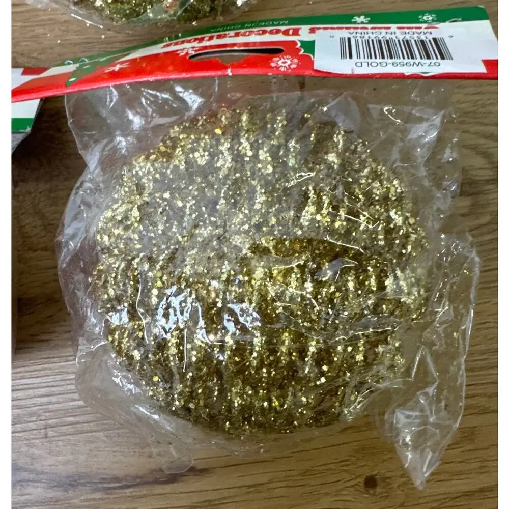 None and/or Unknown christmas ornaments
