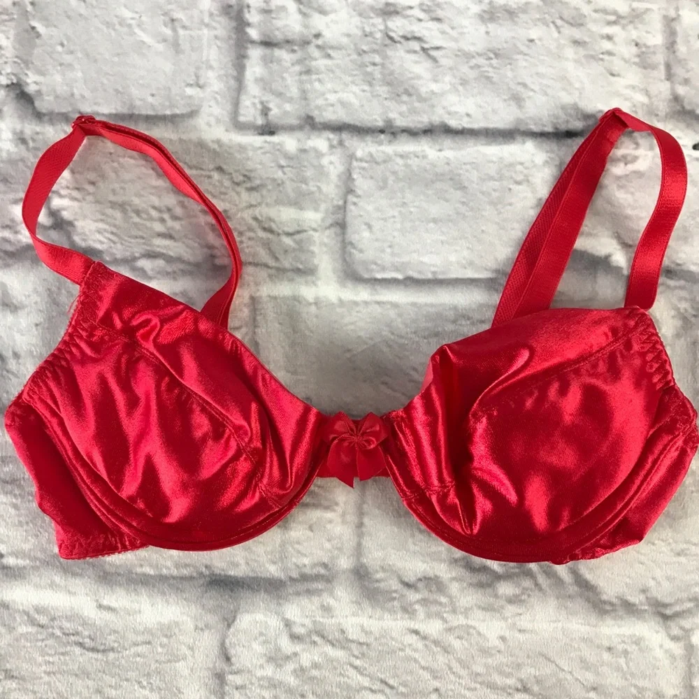 New Victoria’s Secret Miracle Satin Bra Poinsettia Red‎ NOOP