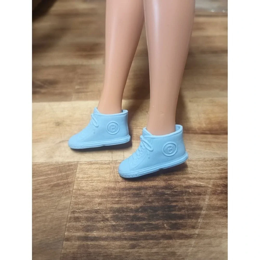 Mattel Barbie Doll Shoes ~ FASHIONISTAS‎ ~ FASHION FEVER ~ LIGHT BLUE SNEAKERS