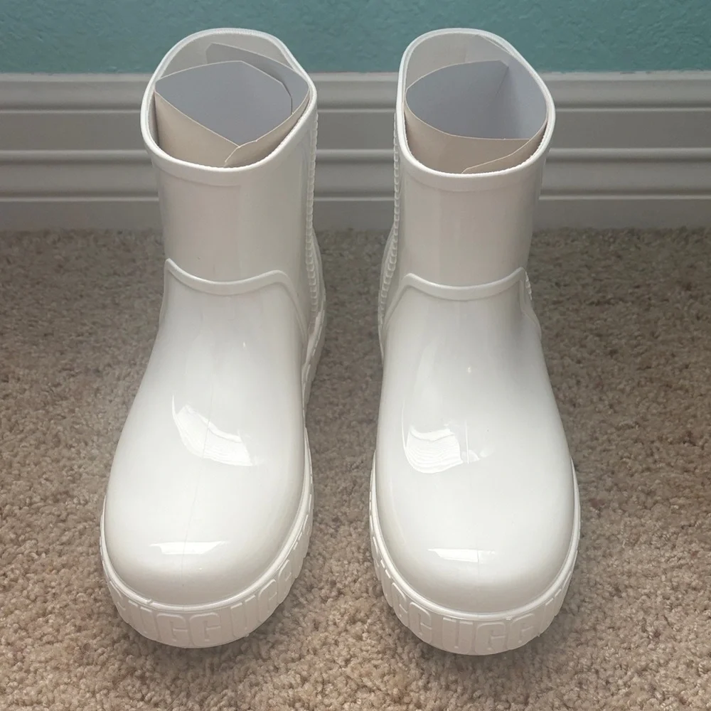 UGG new box
