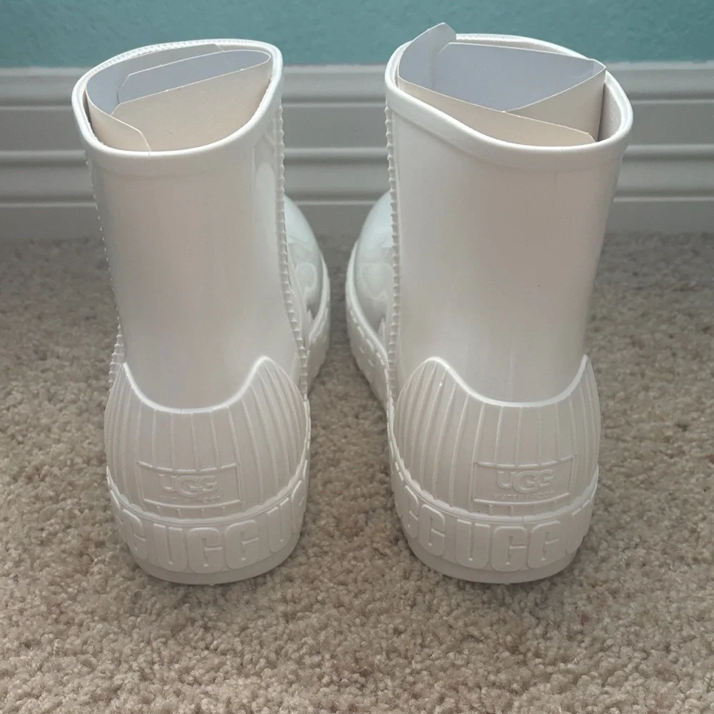 UGG new box