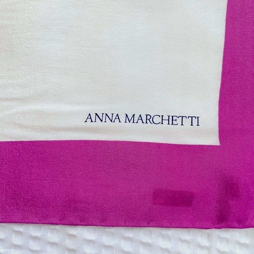 Anna Marchetti elegant silk