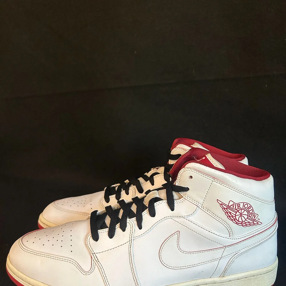 Jordan 1 Retro Mid White Gym Red Black - Size 15 ( 554724-103‎ ) Sneakers