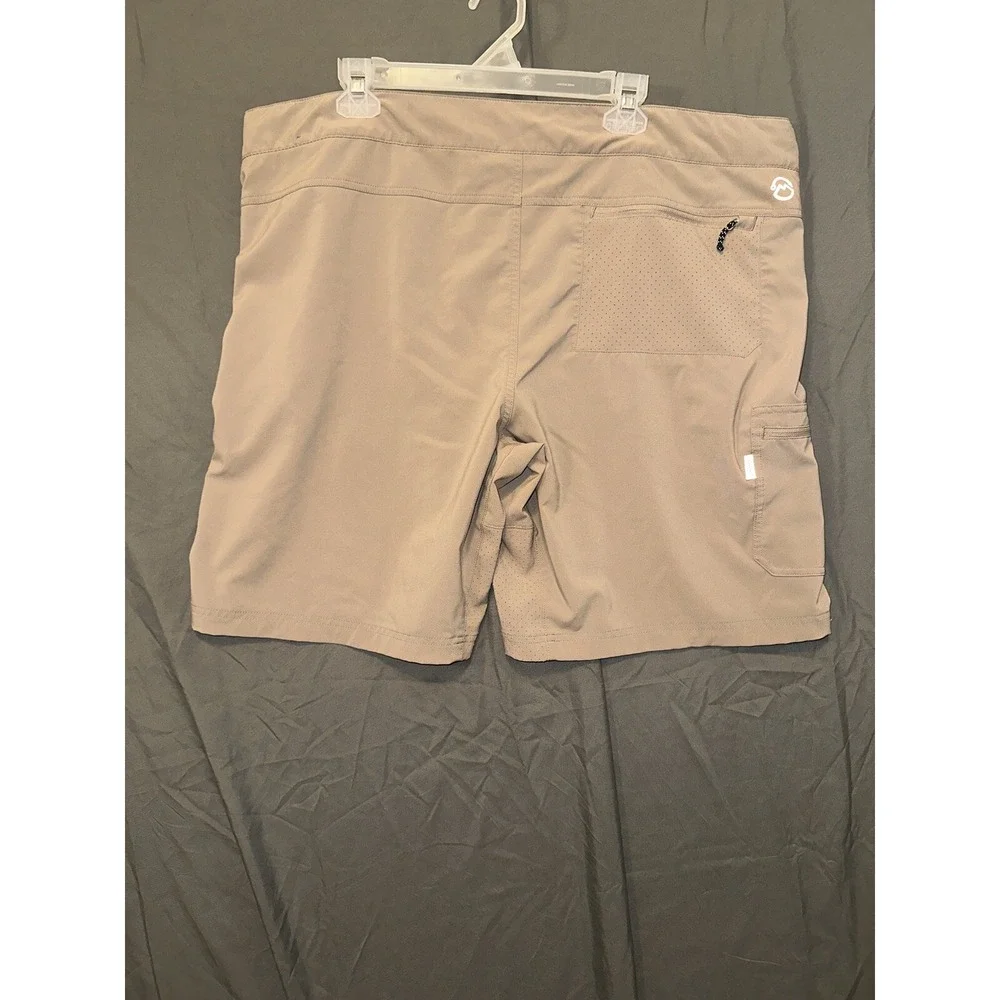 Magellan Sportswear mens shorts 2xl