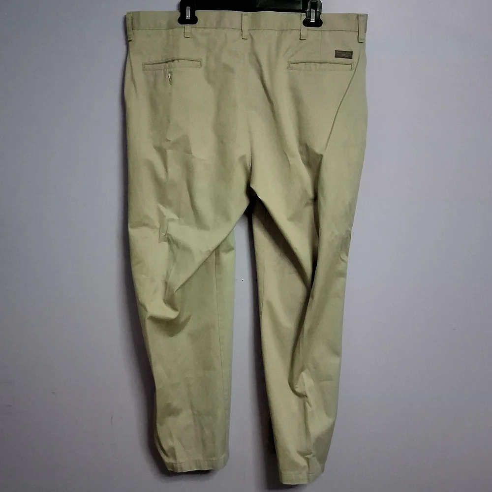 Lee khaki 40x30