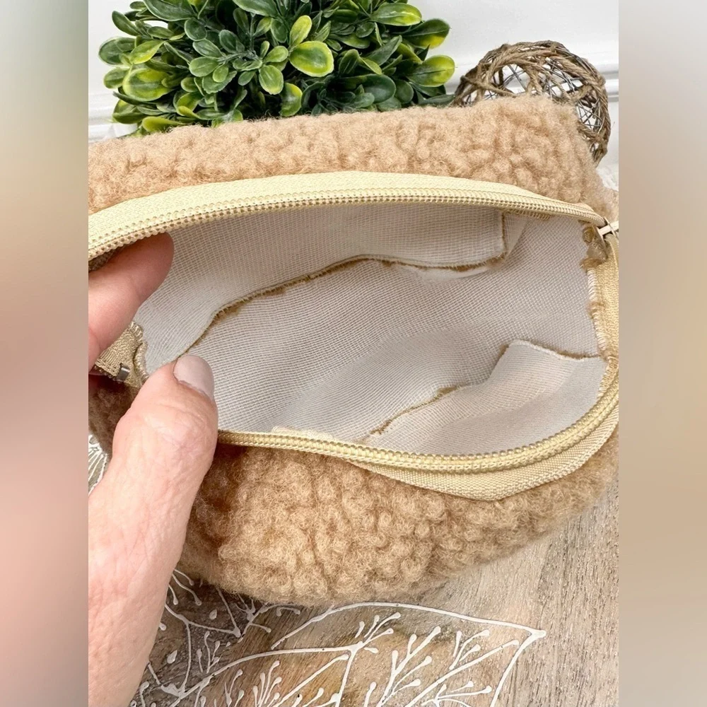 N/A cosmetics zipper perfect