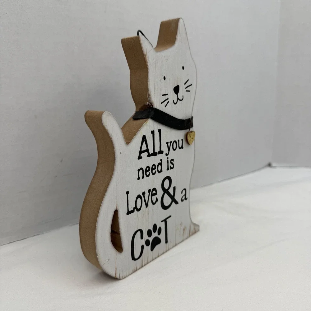 N/A charming wooden
