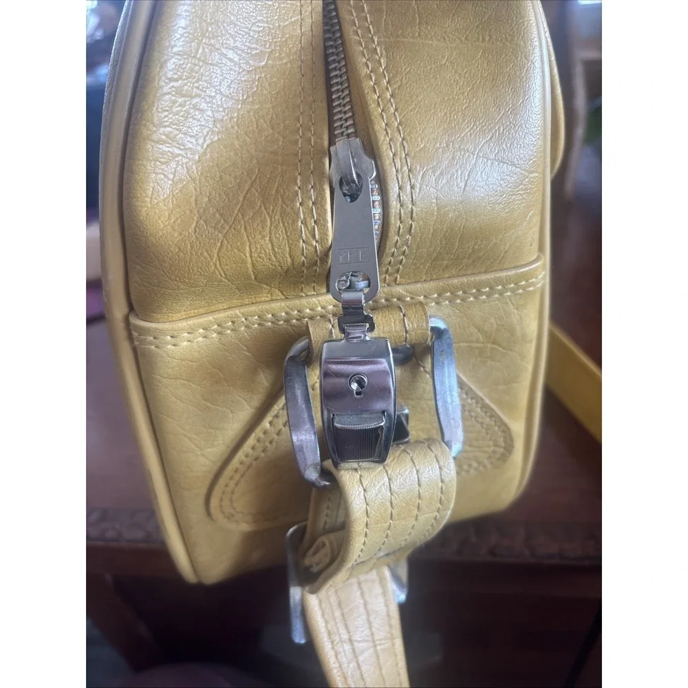 American Tourister very clean