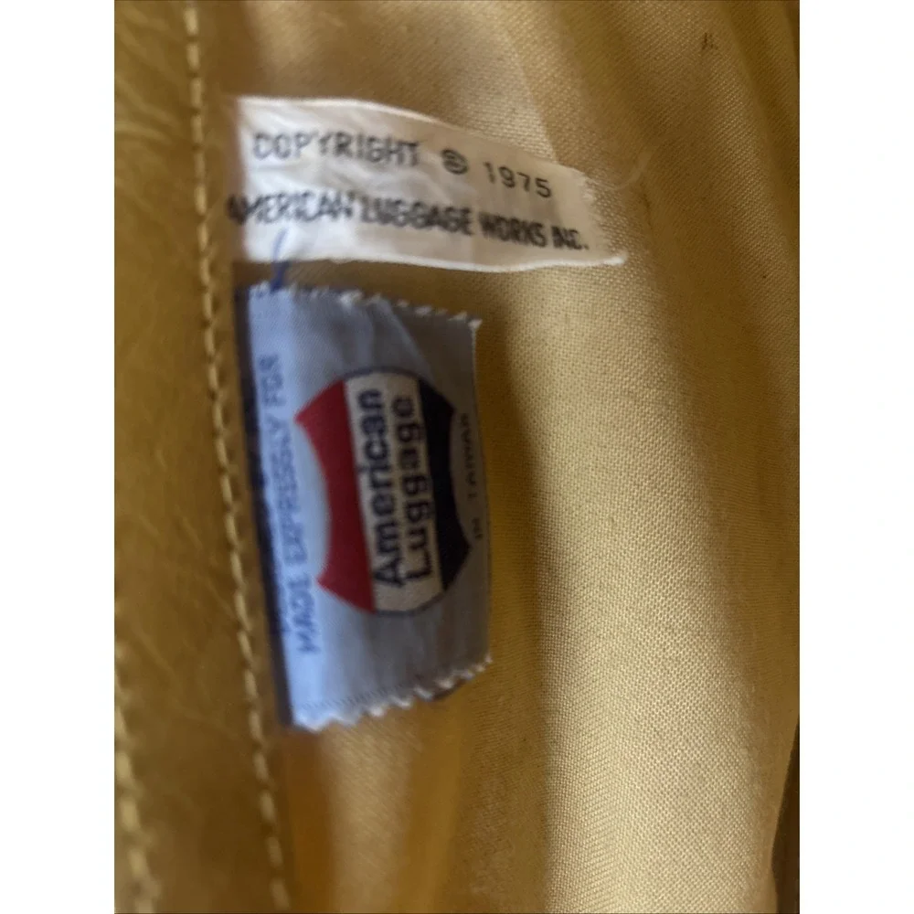 American Tourister very clean