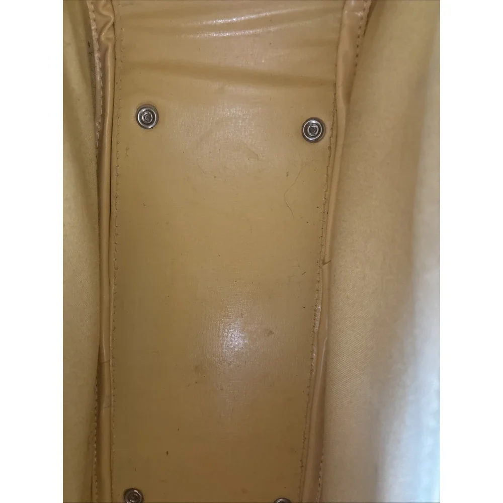 American Tourister very clean