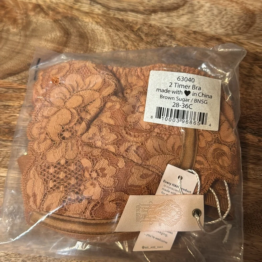 NWT $88 HAH 2Timer Lace Plunge Underwire Convertible Bra Brown Sugar Nude 28-36C