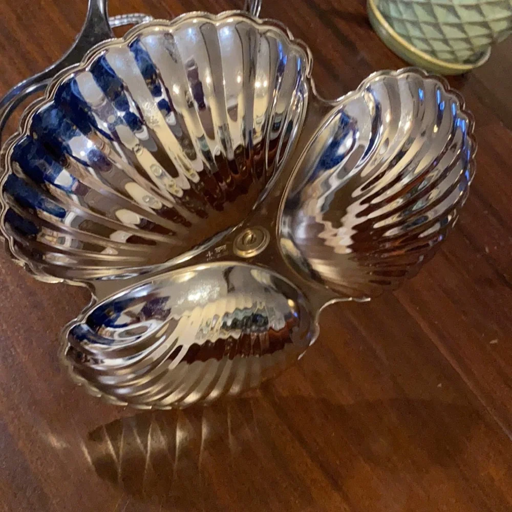 N/A jewelry holder