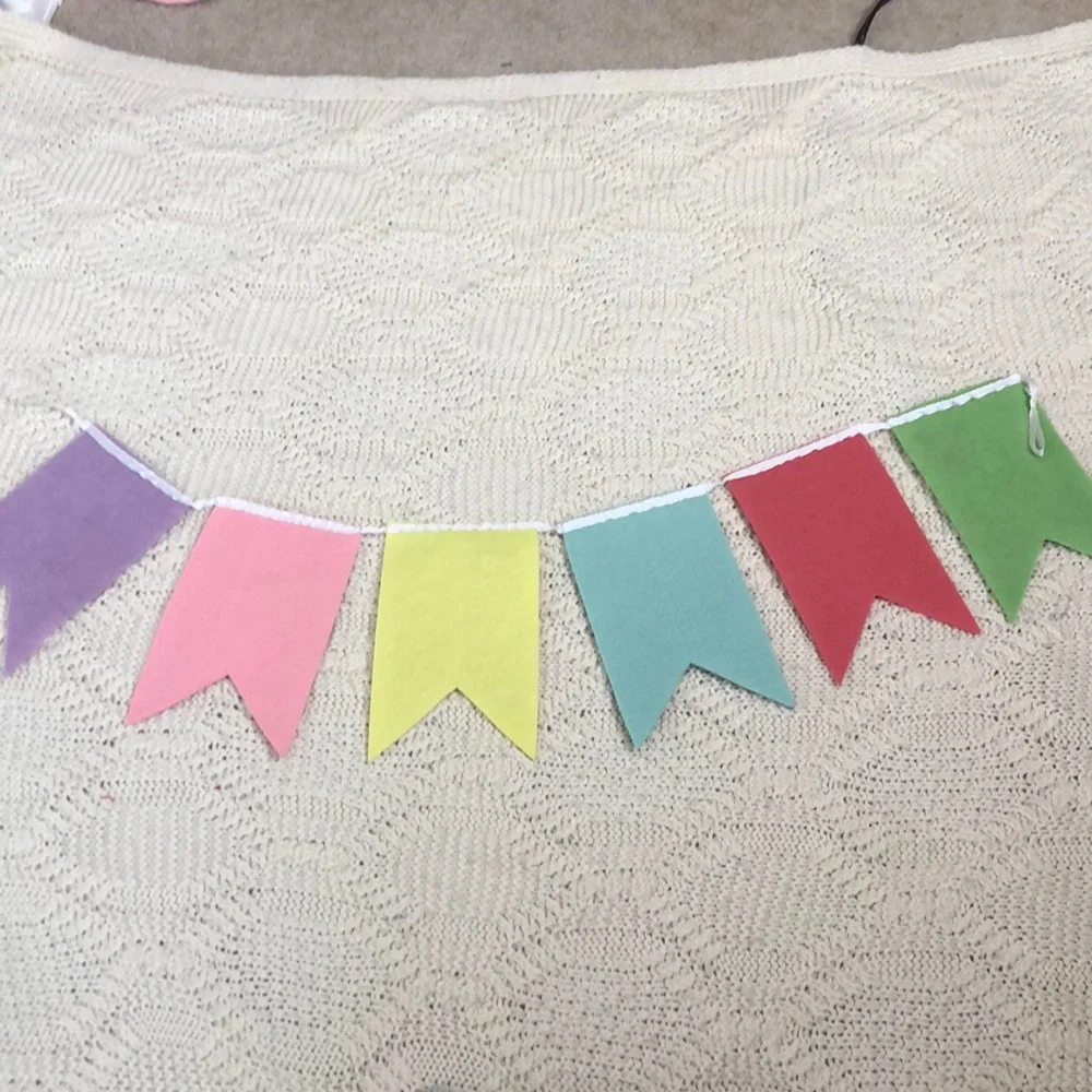 Target l Spring Burlap & Felt Sign