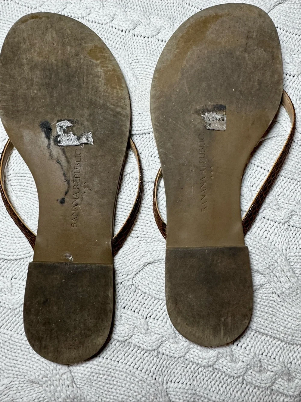 Banana Republic sleek flip