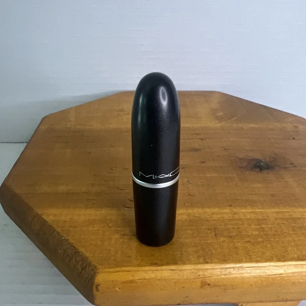 MAC #602‎ CHILI  Matte Lipstick 3 g .10 oz Warm Brick Red Full-size