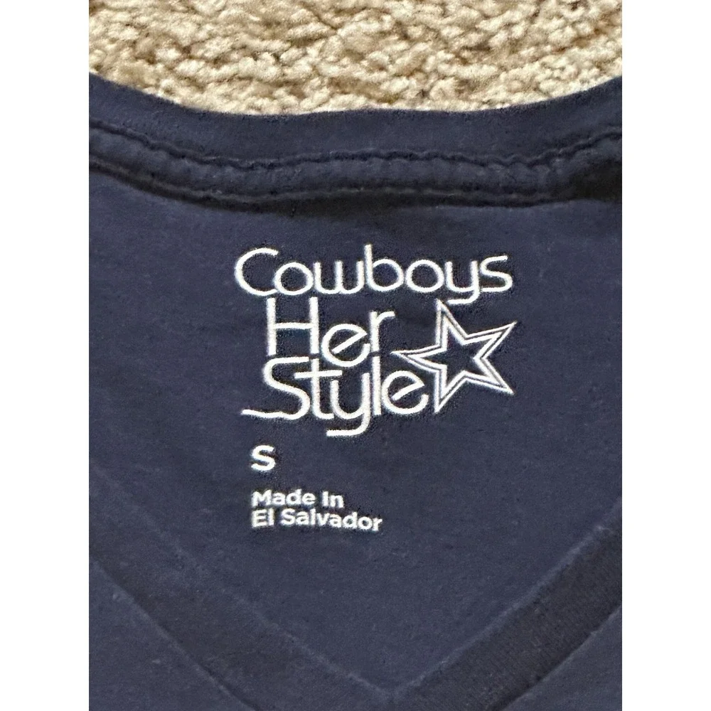 Women's NFL Dallas Cowboys V Neck Shirt - Small‎